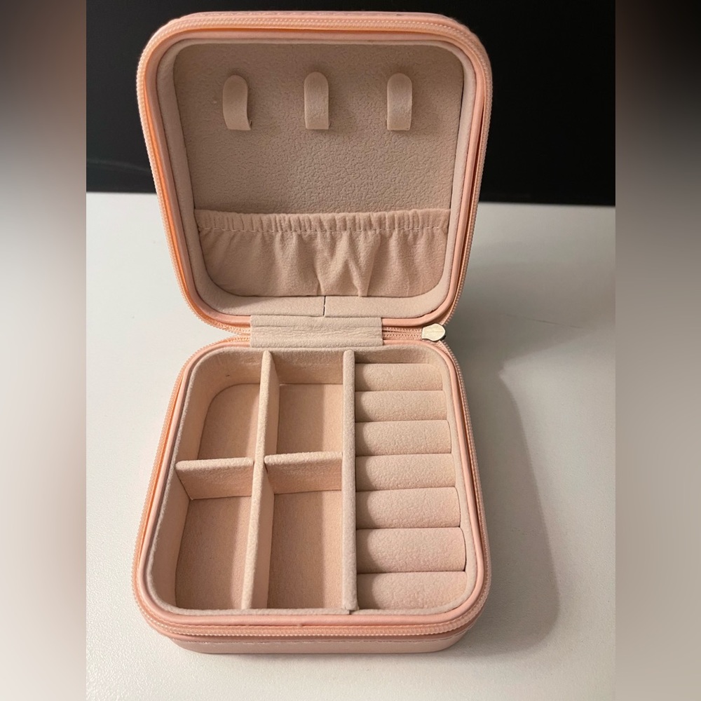 Personalized travel jewelry case